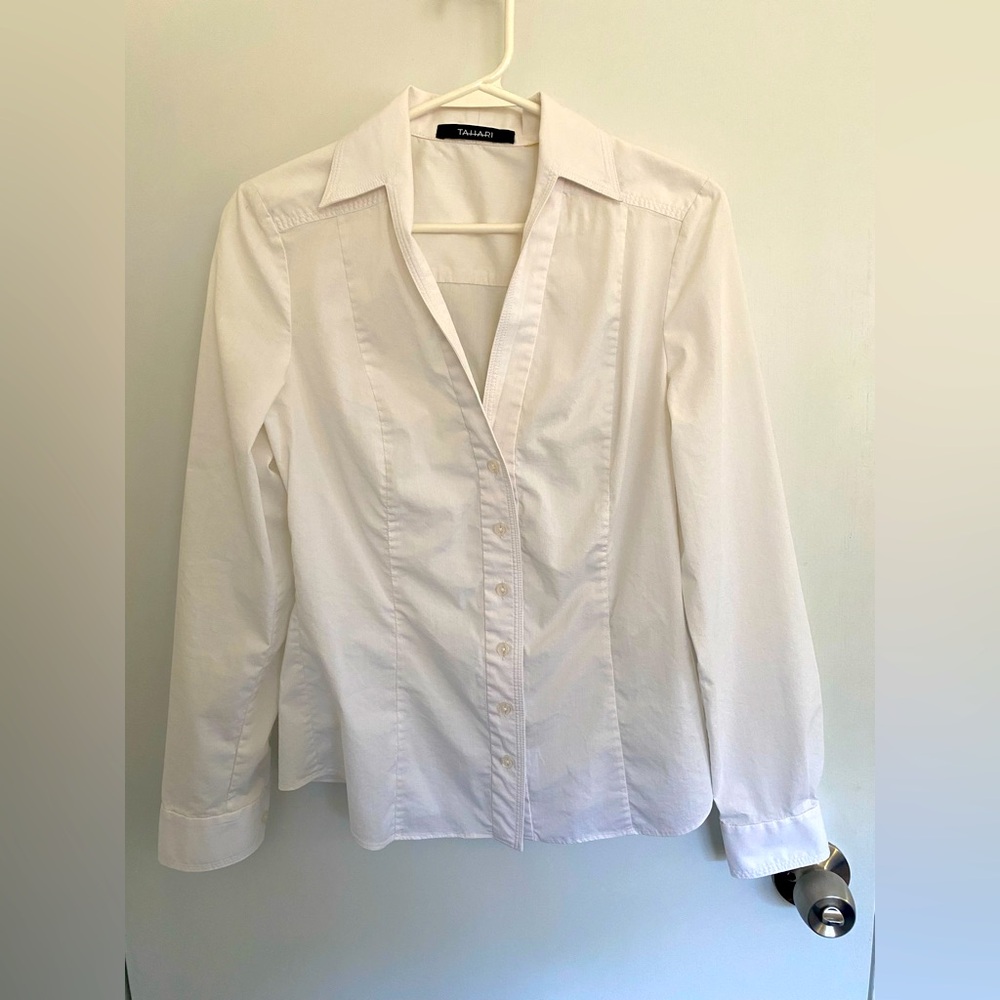 Tahari button down blouse. Size Small/4.